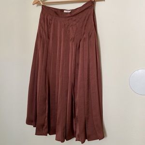 Aritzia Wilfred Little Moon camel color pleated skirt